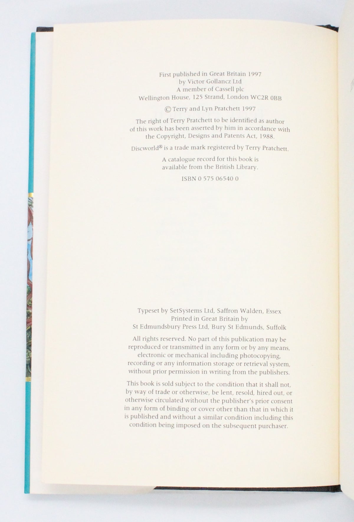 1997 Jingo by Terry Pratchett